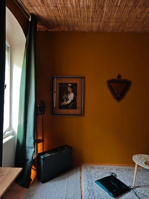 Sahara Studio With Shared Bathroom In City Centre Bratislava Exterior photo
